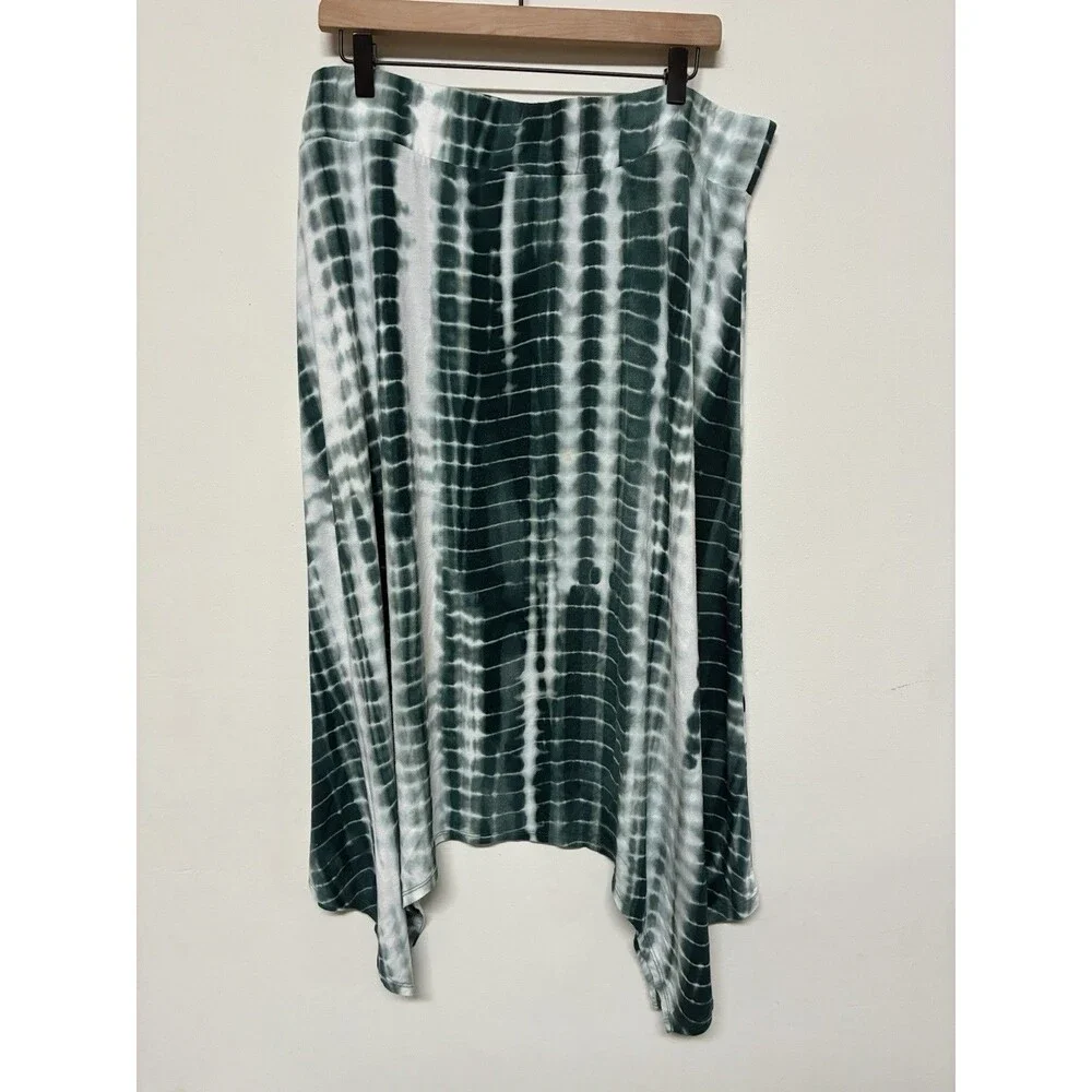 LOGO by Lori Goldstein Women’s Bi-Stretch Skirt Size XL Pull On Tie Dye Green